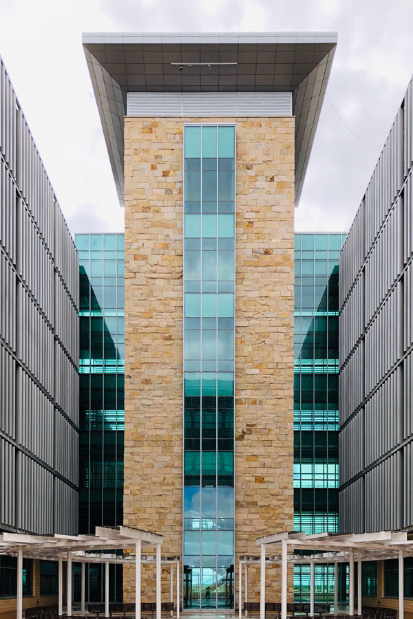 Exterior entrance to the William Beaumont Army Medical Center