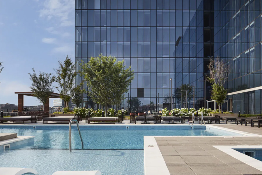 The pool area at the Four Seasons in Nashville