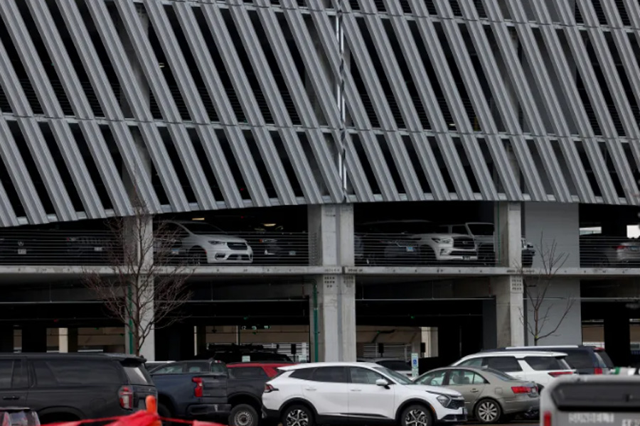 Close up of the exterior of the O’Hare Terminal 5 Parking Garage